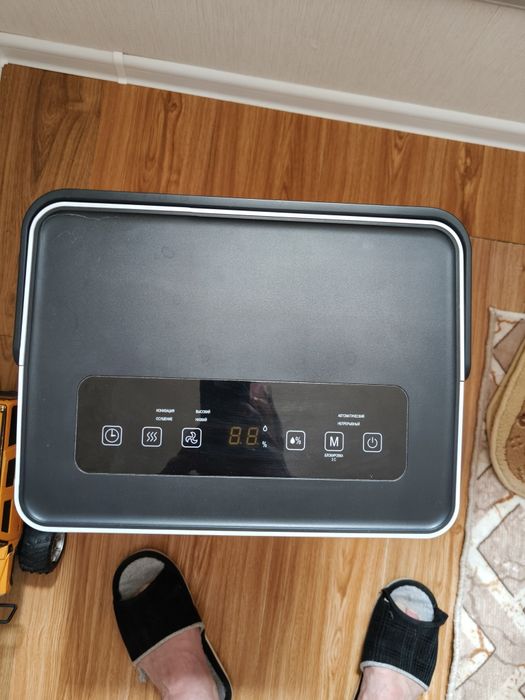 Продам Осушитель воздуха DEXP DH-30KGSO