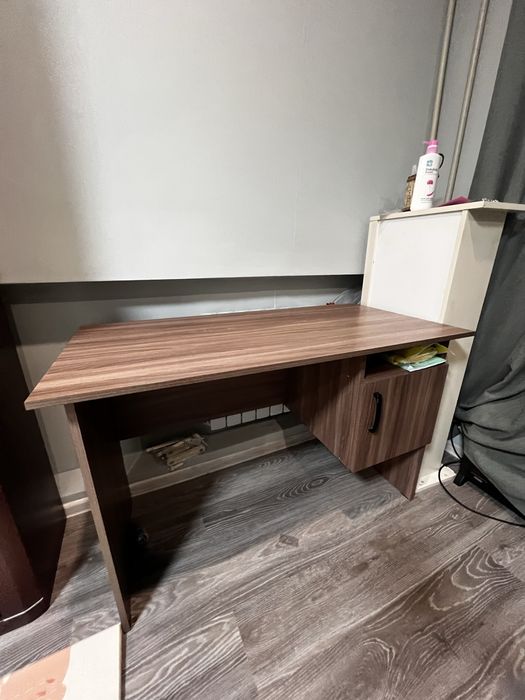 Продам рабочий стол в идеальном состоянии