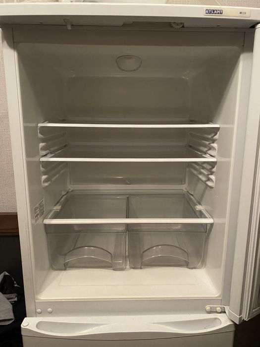 Продам холодильник Атлант