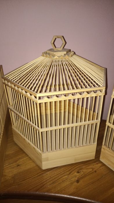 Продаются клетки для канареек