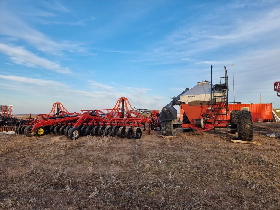 Продам 2 сеялки: Flexi Coil, Amity