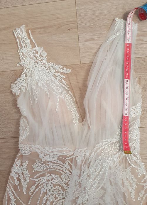 Vand rochie mireasa -  Natalia Vasiliev
Model: Heaven Garden WD21.12 u
