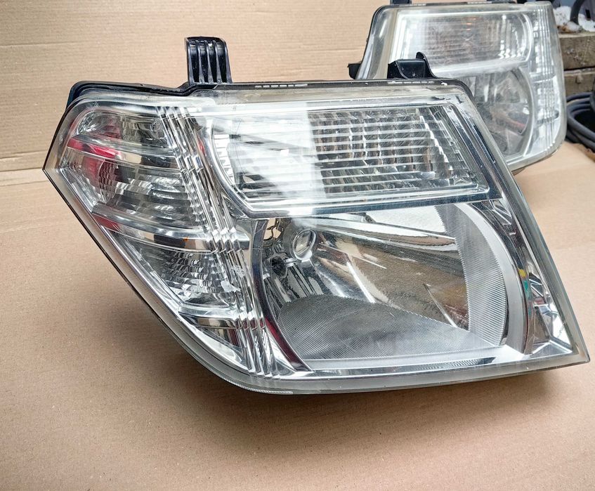 Фар за Nissan Pathfinder / Navara / Фарове Нисан Патфайндър / Навара