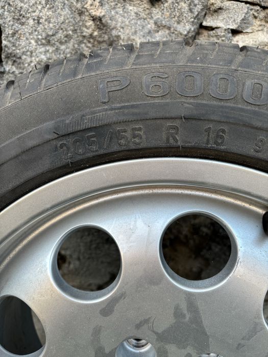 Джанта със чисто нова гума