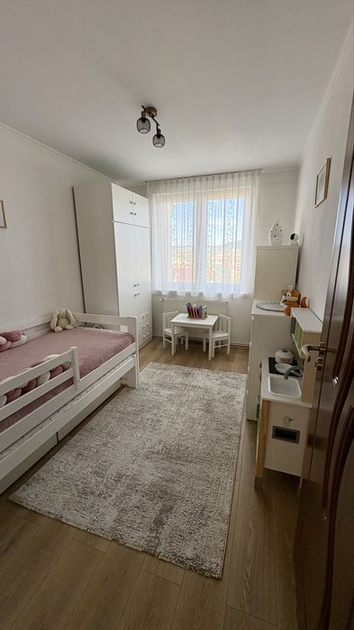 Apartament cu 3 camere