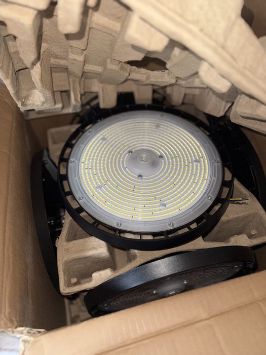 Lampă LED UFO High Bay Daewoo cu Senzor – Nouă – 99,99 Lei