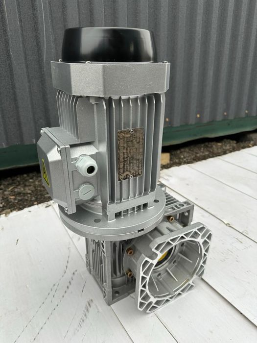 Мотор редуктор червячный NMRV RV