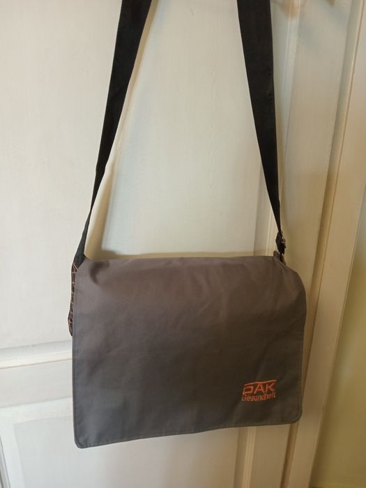 Продам для ноутбука новую германскую сумку