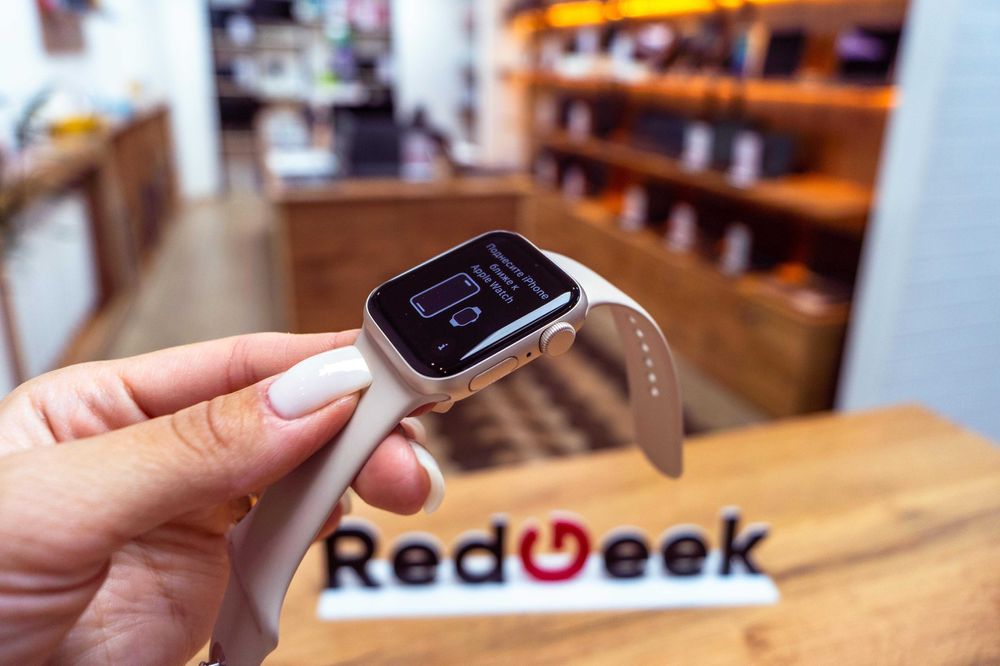 Apple Watch SE 2nd Gen 40mm starlight Рассрочка  Магазин Red Geek