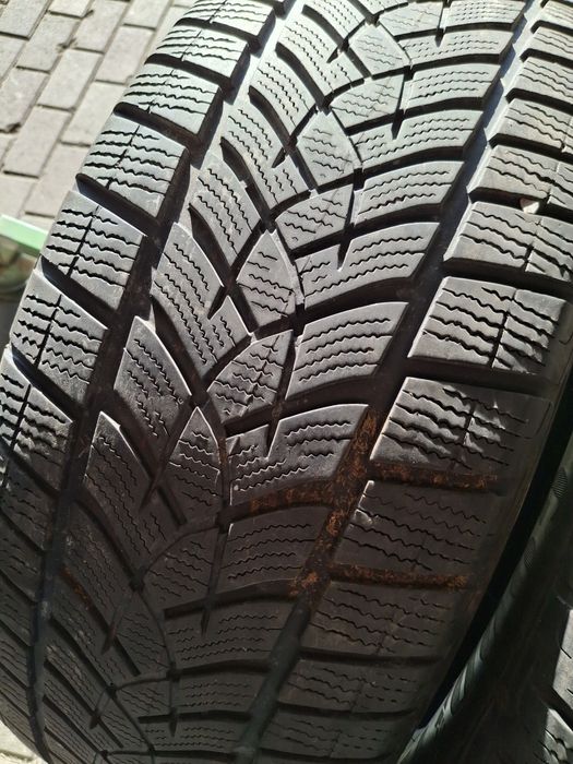 2 Anvelope de iarnă 235 55 r18 Goodyear