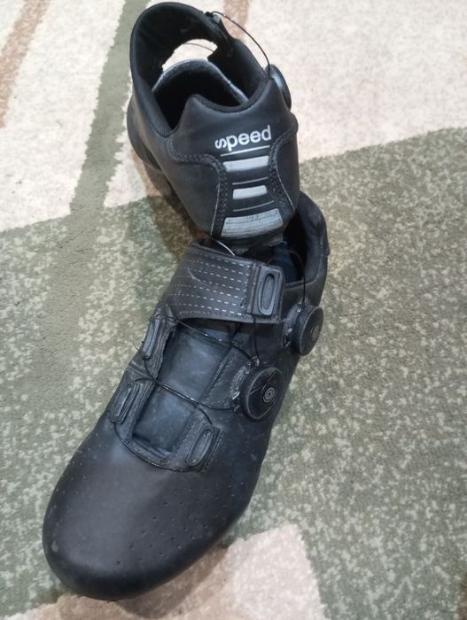 Велотуфли спортивные