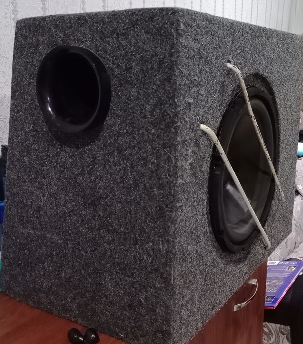 Сабвуфер активный