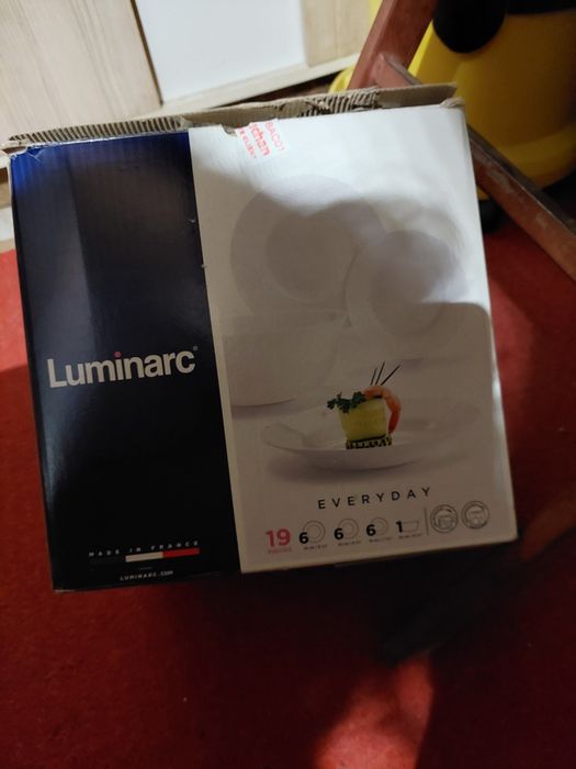 Set 19 piese farfurii si un castron