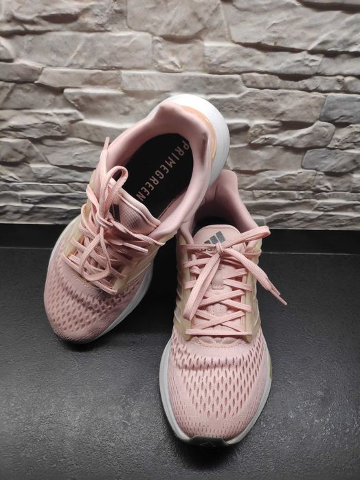 Дамски маратонки Adidas 38 2/3