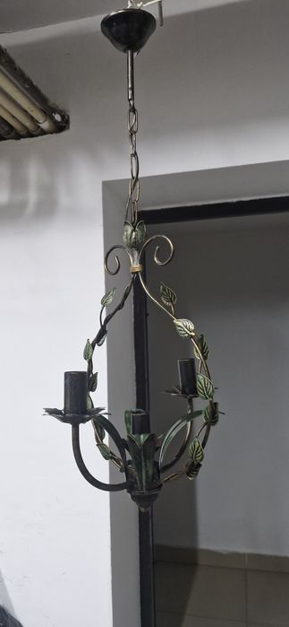 Продам люстры б/у