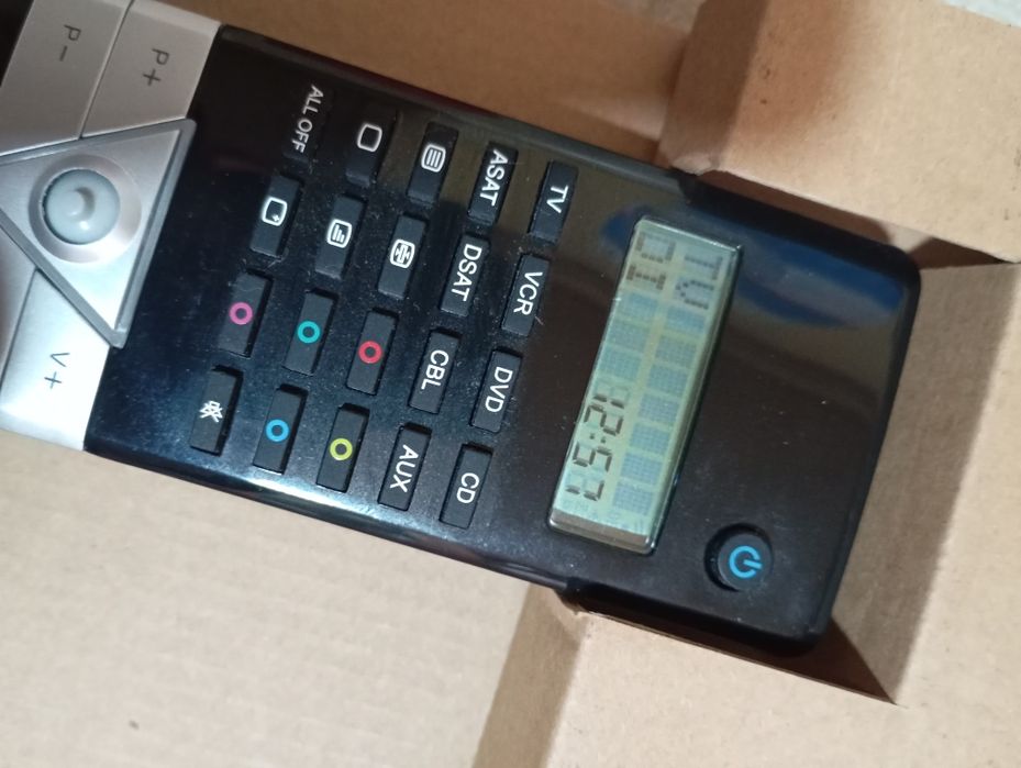 Telecomandă programabilă 8 în 1 Tevion MD83388