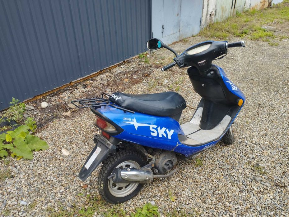 Скутер SKY 50кубов.