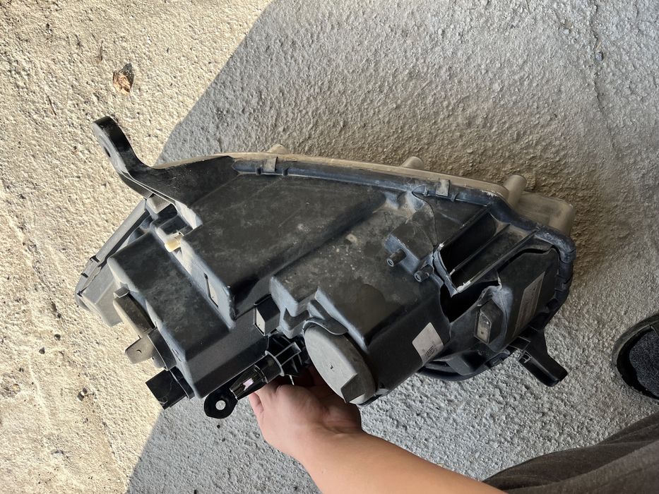 Фара праваяЛоган 2