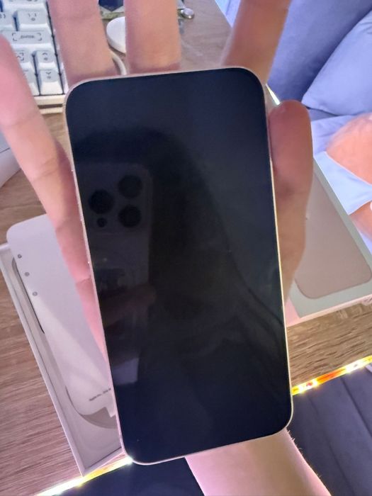 iPhone 13 mini + 8 huse (CITITI DESCRIPTIA)