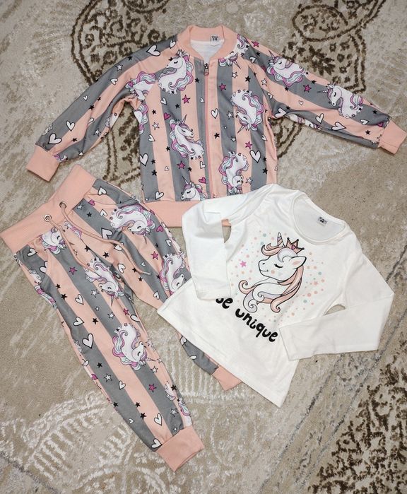 Продам костюмы детские