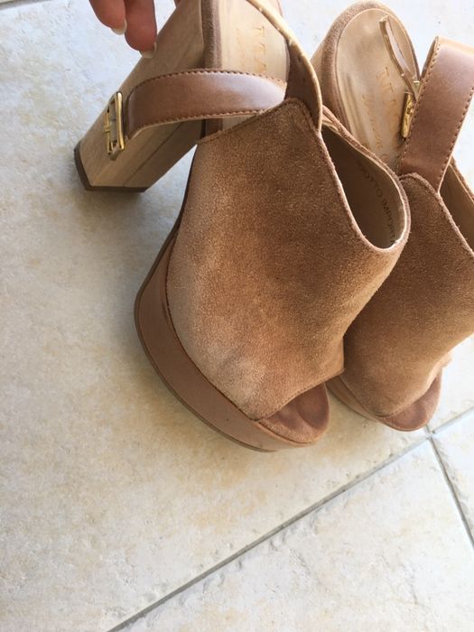 СПЕШНО Високи елегантни обувки