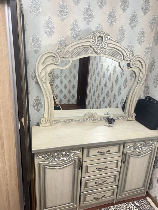 Шифоньер трюмо как новый