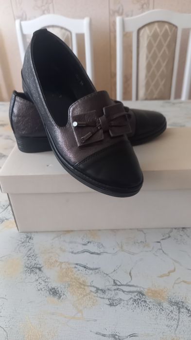 Продам туфли на девочку