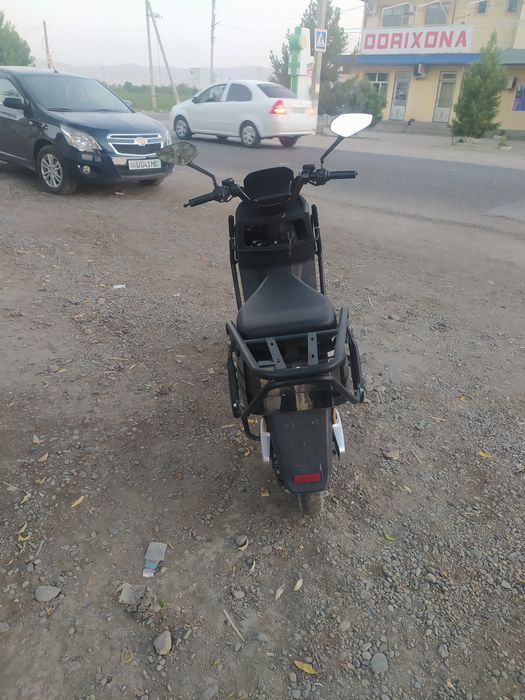 Скутер  сотилади янги куп минилмаган