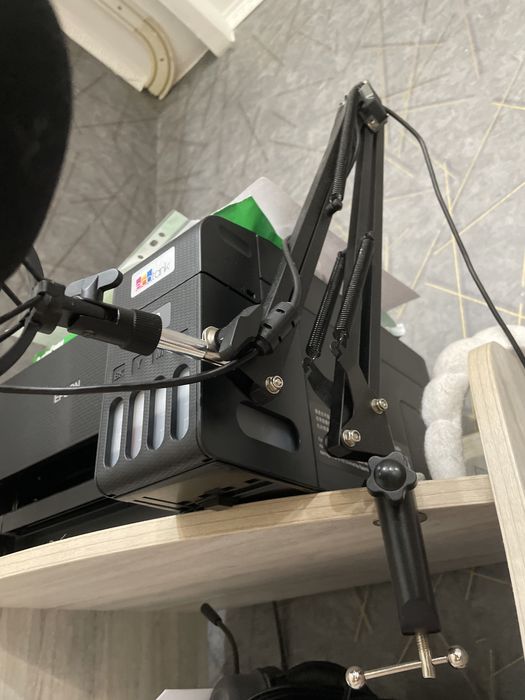 Микрофон оклик, в отличном состоянии