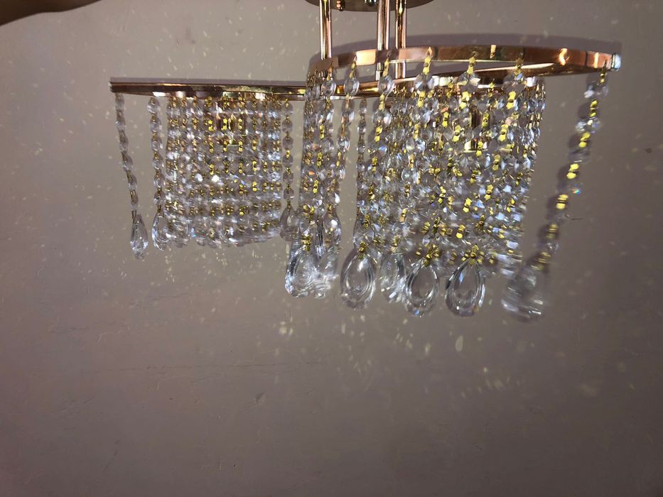 Люстра в комнату