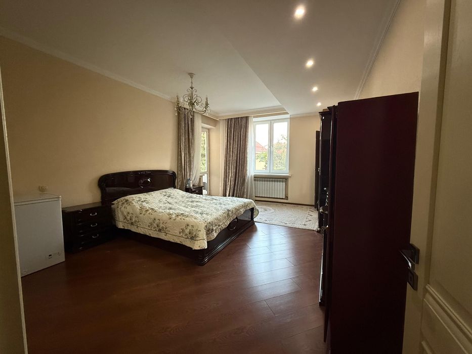 Продам 4-х комнатную квартиру