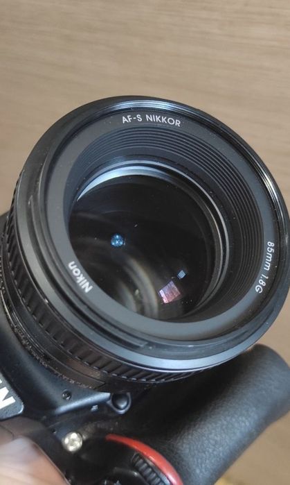 Nikkor 85mm 1.8 nikon