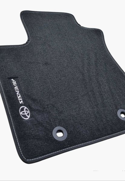 Стелки за Toyota Avensis T27 2009 - 2018 по поръчка