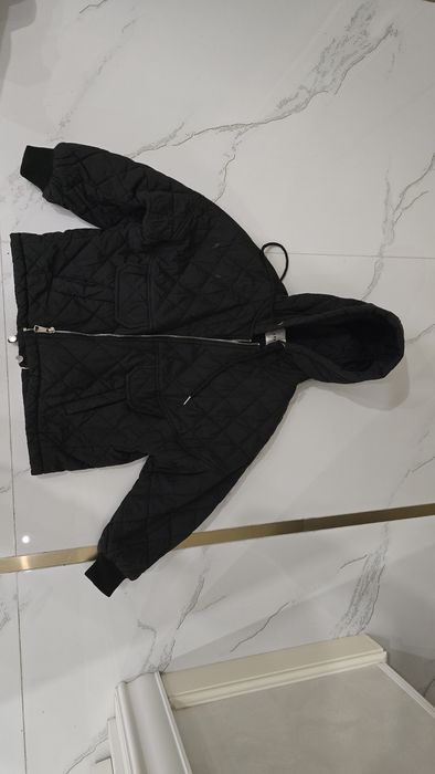 Продам куртки цена 1000/1500