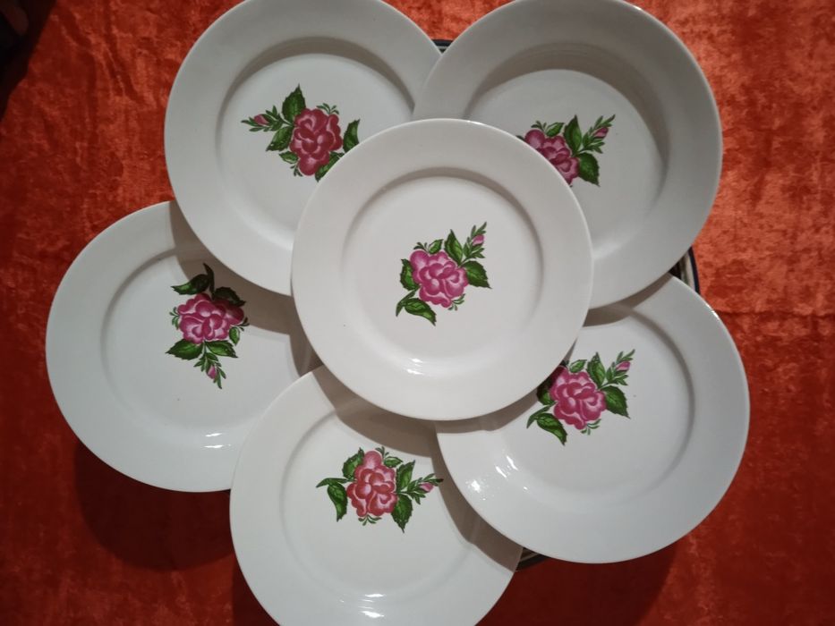 Тарелки мелкие и глубокие, большие и маленькие, салатницы Новые