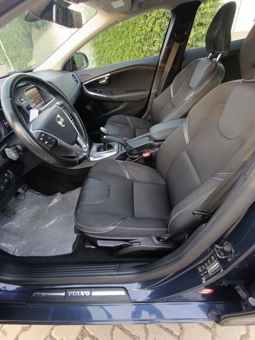 Volvo V40  1.6 diesel/ înmatriculat  24.07.2026/