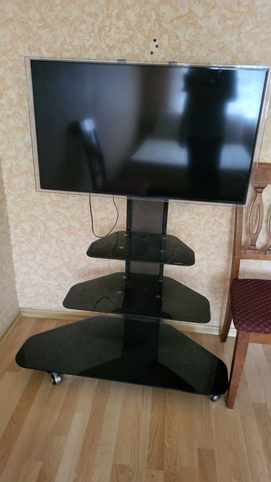 Продам полку под телевизор