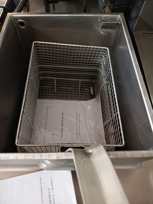 Kfc aparat kfc pishiradigam fasfud friturnisa tostr