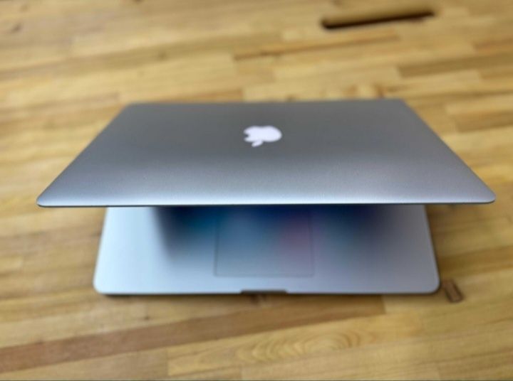 Продам МасBook Pro (Retina, 15-inch, Mid 2015)