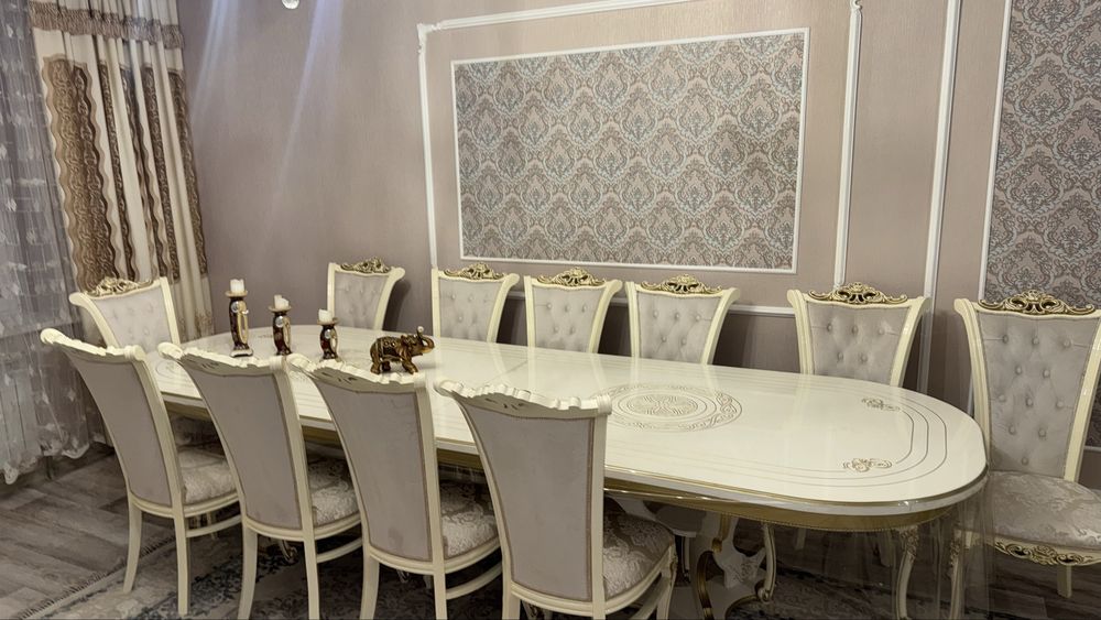 Гостевой стол со стульями – 340 000 ₸