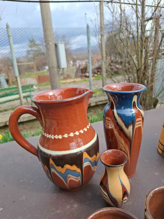 Глинени съдове и чаши