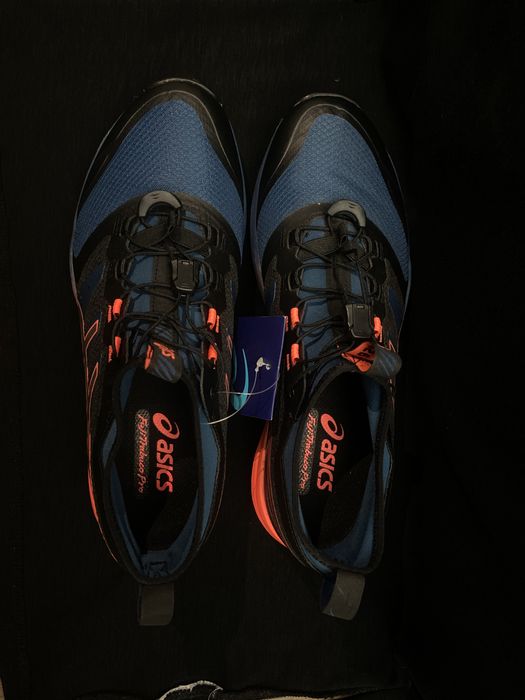 Продам кроссовки ASICS оригинал