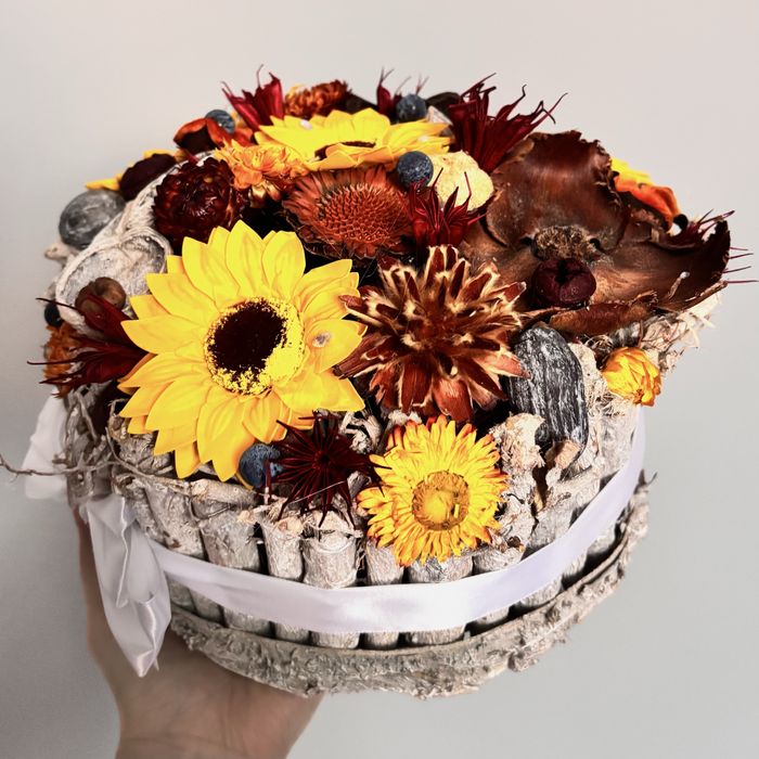 Aranjament de toamna din plante uscate
