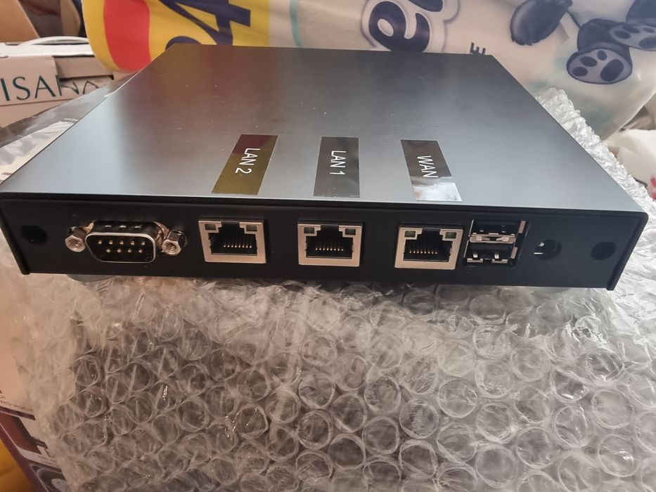 Firewal, Wireless с ускорител.
със Ускорител.
със Ускорител.