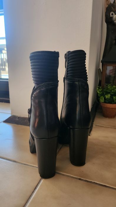 Боти GIANNiI естествена кожа н. 36