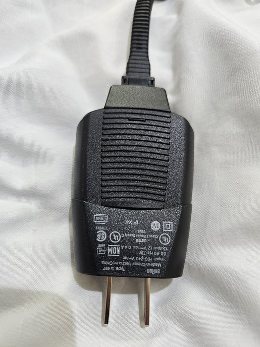 Зарядное устройство для элетробритвы Braun