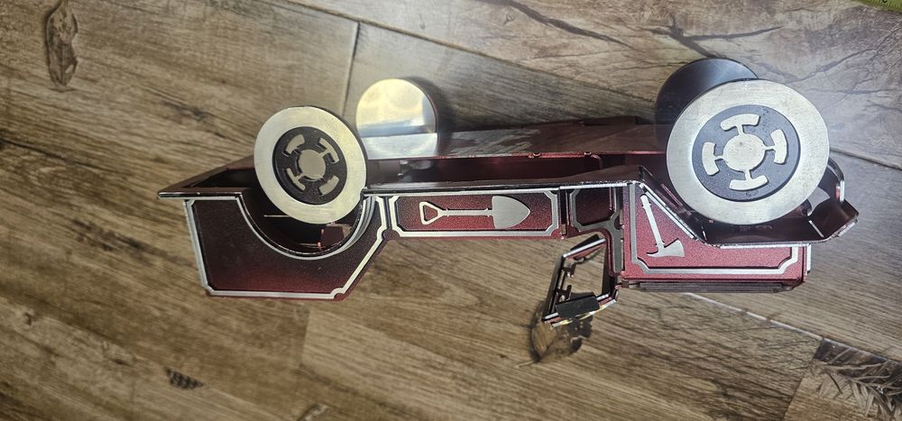 Mașină  din metal handmade
