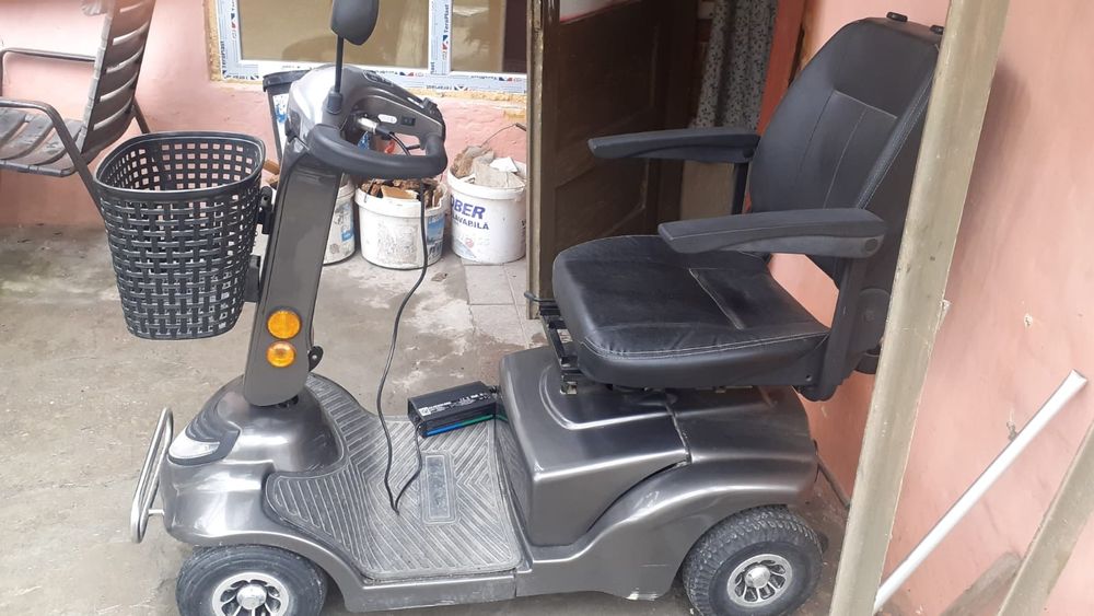 Vand scuter cu 4 roții electric