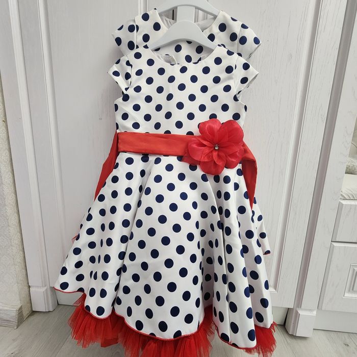 Нарядные платья для девочек