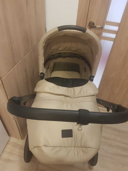 Carucior 3 in 1, Lionelo, Meril, Cu landou de dimensiune XL, Reversibil, Cu scoica auto testata ADAC, Cu accesorii, Pana la 22 kg, Bej